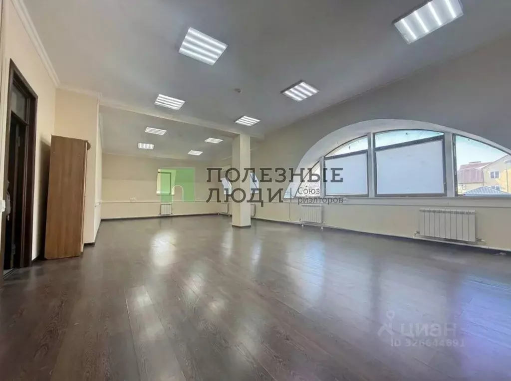 Офис в Астраханская область, Астрахань Казанская ул., 81 (75 м) - Фото 1