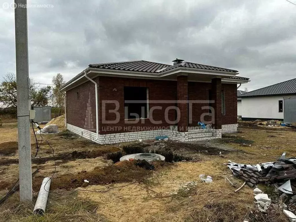 Дом в село Новая Усмань, Курская улица (100 м) - Фото 2