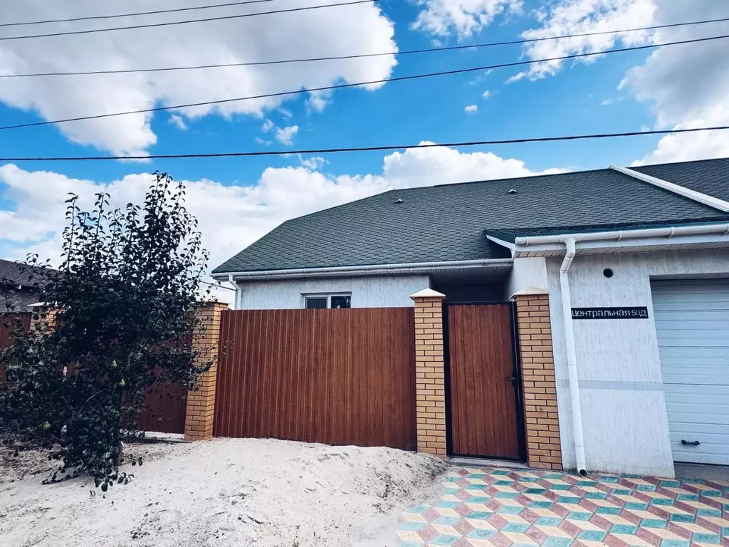 Дом в Волгоградская область, Среднеахтубинский район, Ахтубинское ... - Фото 1