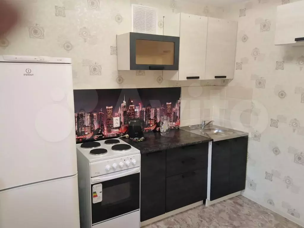 1-к. квартира, 32 м, 6/9 эт. - Фото 0