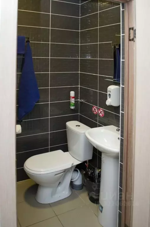 Комната Омская область, Омск ул. Масленникова, 175 (20.0 м) - Фото 2