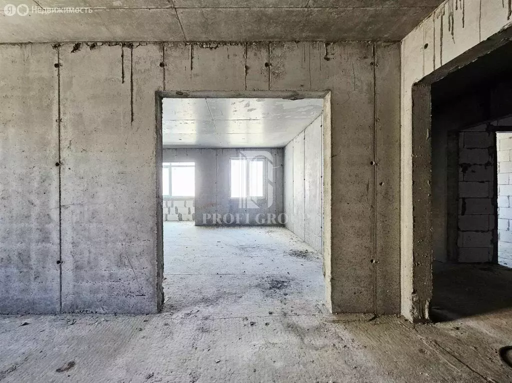 3-комнатная квартира: Махачкала, улица Времена Года, 7 (115.32 м) - Фото 1