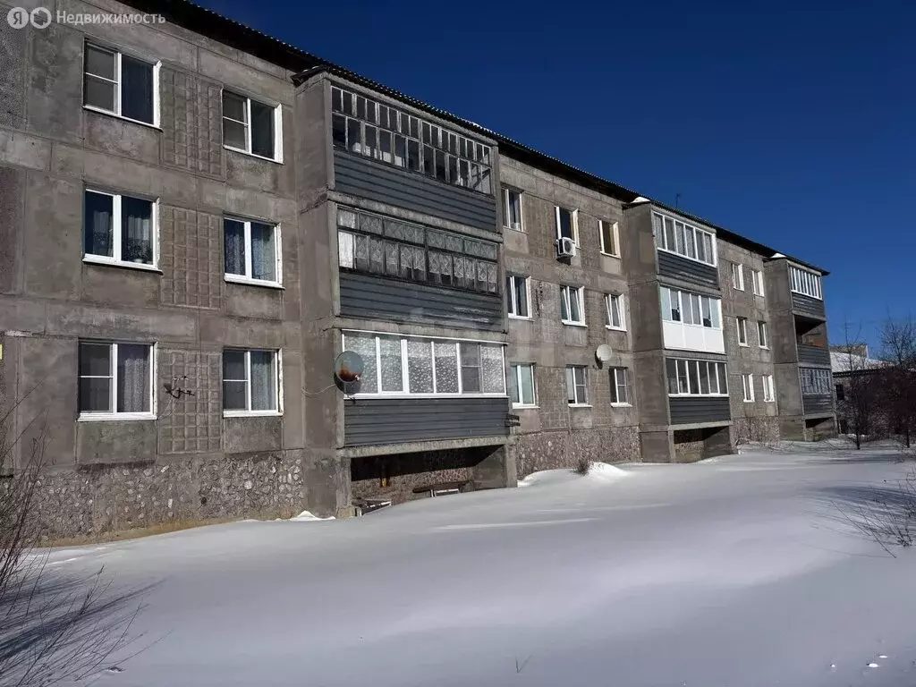 2-комнатная квартира: село Байкалово, улица Мальгина, 99 (49.7 м) - Фото 1