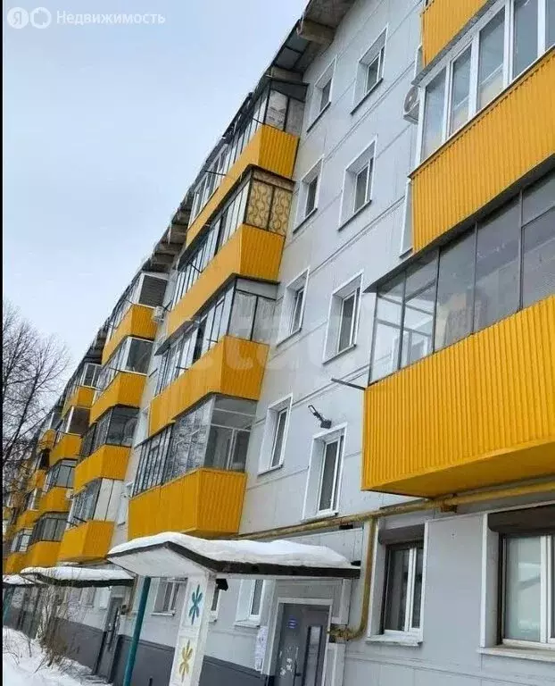 2-комнатная квартира: Альметьевск, улица Гафиатуллина, 18 (60 м) - Фото 1