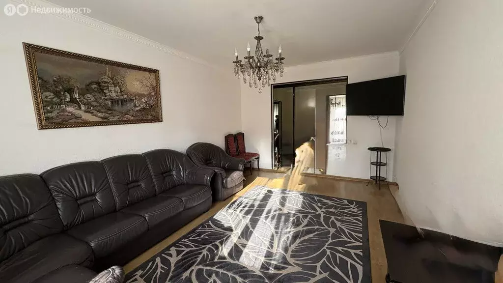 3-комнатная квартира: Нальчик, улица Ю.А. Гагарина, 6 (71.5 м) - Фото 1