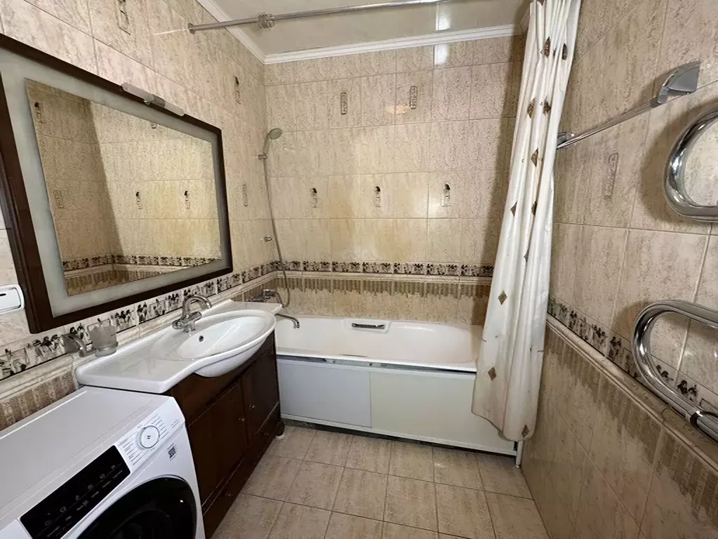 3-к кв. Свердловская область, Екатеринбург ул. Мельникова, 20 (93.0 м) - Фото 0