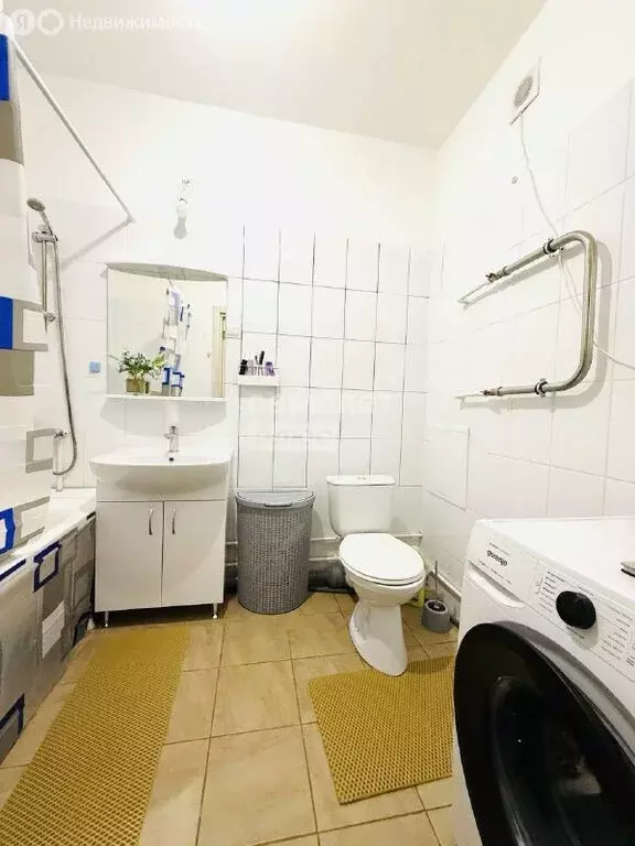 Квартира-студия: Екатеринбург, жилой район Уктус, микрорайон Светлый, ... - Фото 1