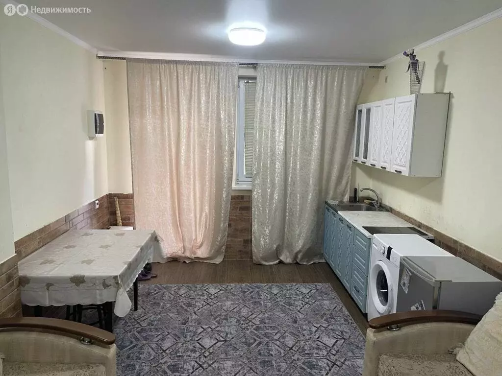 Квартира-студия: Махачкала, проспект Насрутдинова, 11 (27 м) - Фото 2