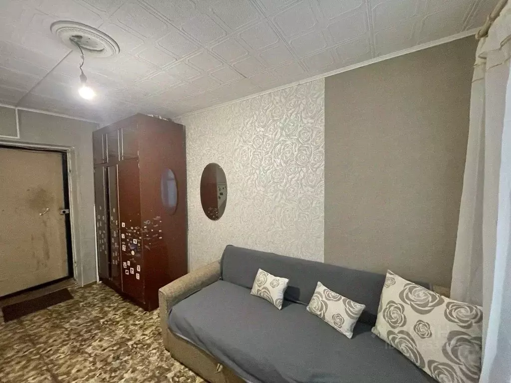 Комната Омская область, Омск Городок Нефтяников мкр, ул. 50 лет ... - Фото 1