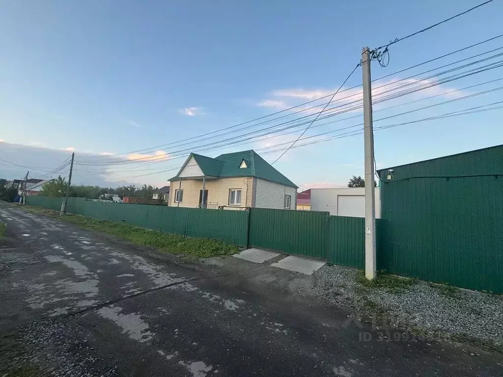 Дом в Курганская область, Курган пос. Ключи, ул. Светлая, 3 (100 м) - Фото 1