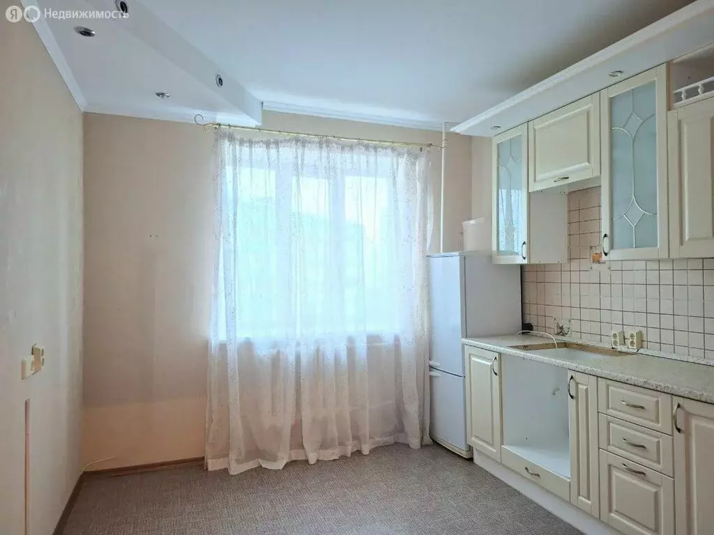 3-комнатная квартира: Оренбург, Салмышская улица, 39/1 (100 м) - Фото 1