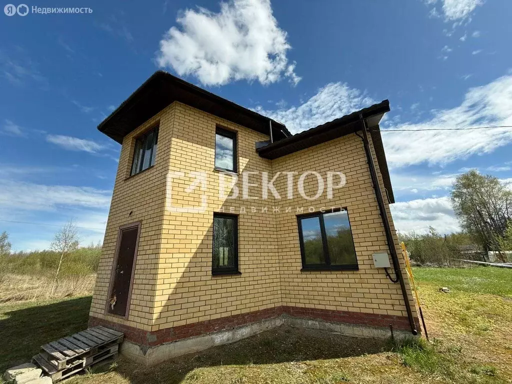 Дом в село Сущёво, Советская улица, 10 (200 м) - Фото 1