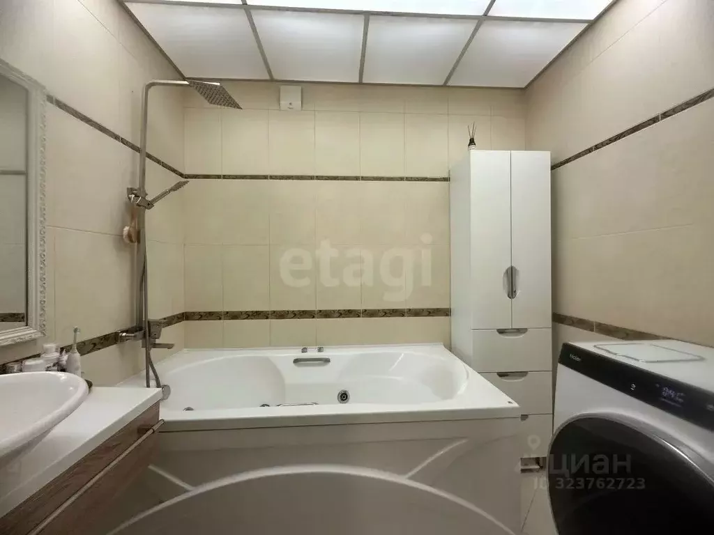 3-к кв. Воронежская область, Воронеж ул. 20-летия Октября, 66А (89.7 ... - Фото 1