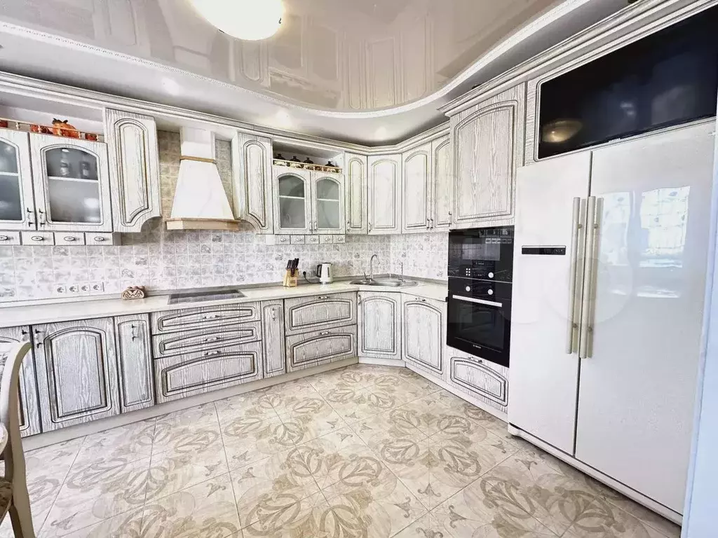 3-к. квартира, 90 м, 8/10 эт. - Фото 1