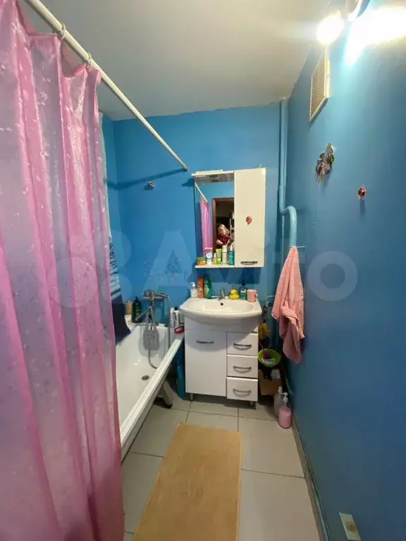 2-к. квартира, 60 м, 1/10 эт. - Фото 1