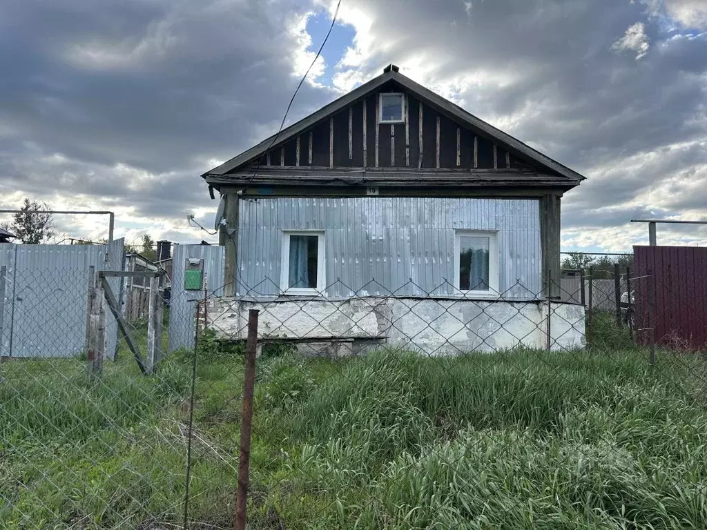 Дом в Саратовская область, Калининский район, Симоновское ... - Фото 1