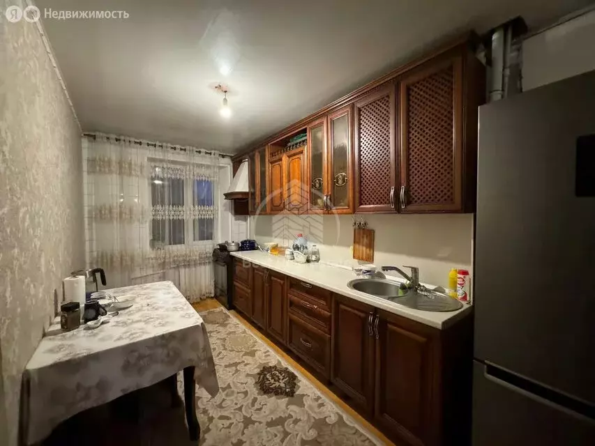 4-комнатная квартира: Каспийск, улица Амет-хан Султана, 3 (90 м) - Фото 0