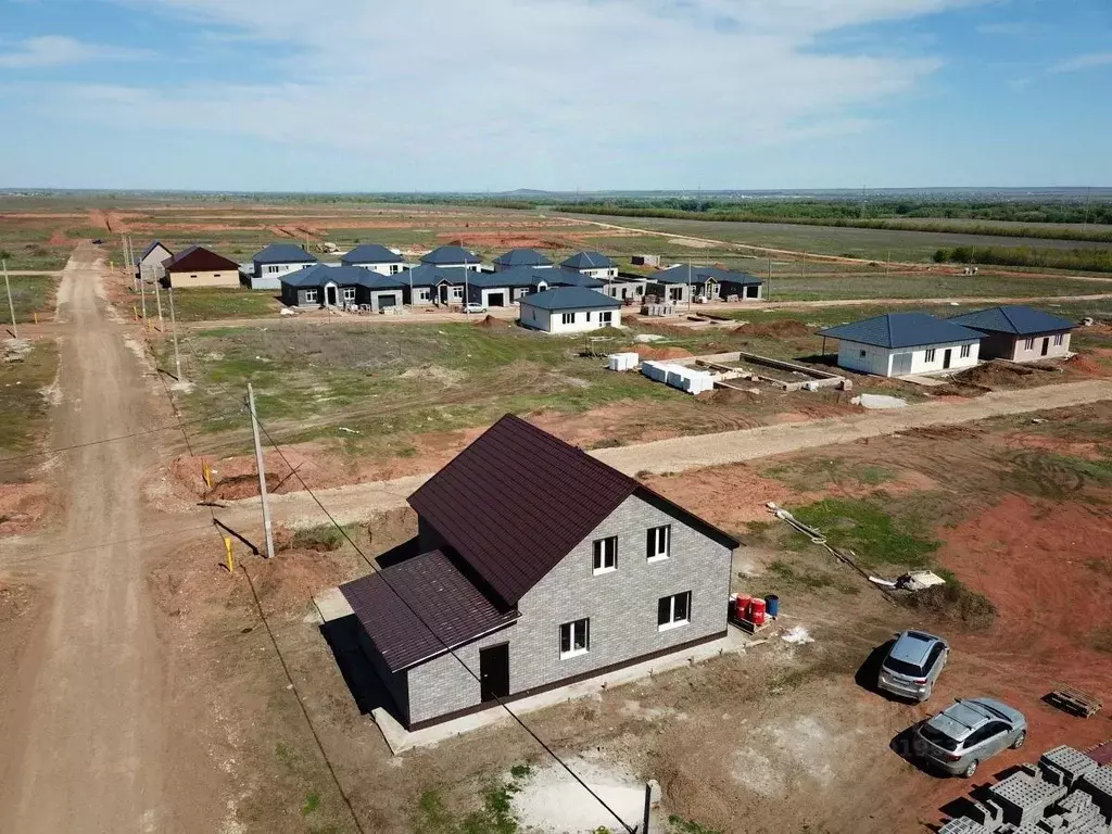 Дом в Оренбургская область, Оренбургский район, пос. Ленина  (100 м) - Фото 0