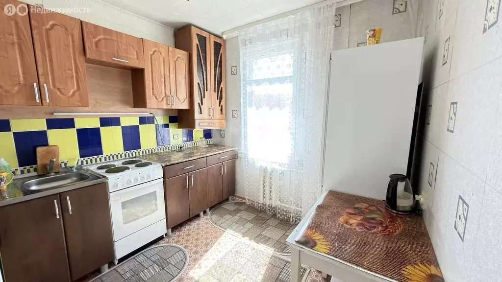 3-комнатная квартира: Агидель, Молодёжная улица, 8 (59.4 м) - Фото 1