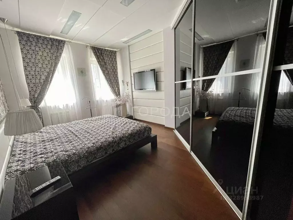 3-к кв. Новосибирская область, Новосибирск ул. Кирова, 44/2 (107.0 м) - Фото 1