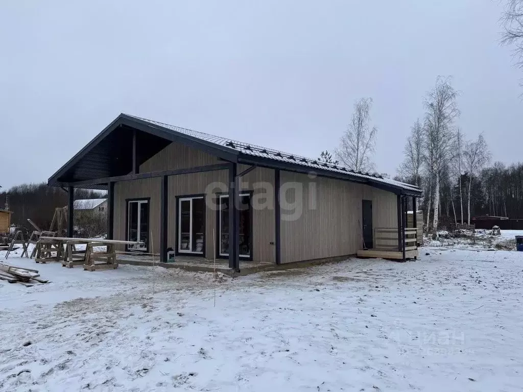 Дом в Ленинградская область, Кировский район, Синявинское городское ... - Фото 1