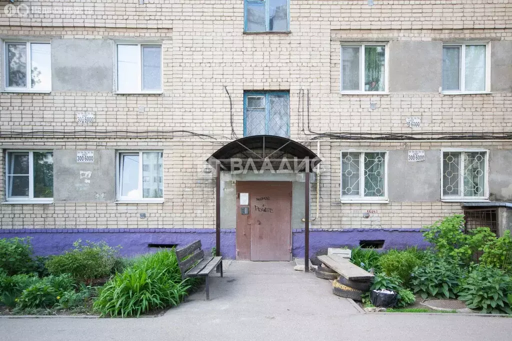 3-комнатная квартира: Балаково, Вокзальная улица, 9А (57.6 м) - Фото 1