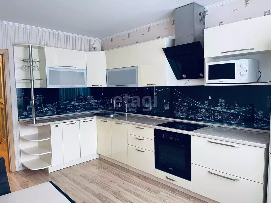 2-к кв. Тюменская область, Тюмень ул. Мельникайте, 122 (60.2 м) - Фото 1