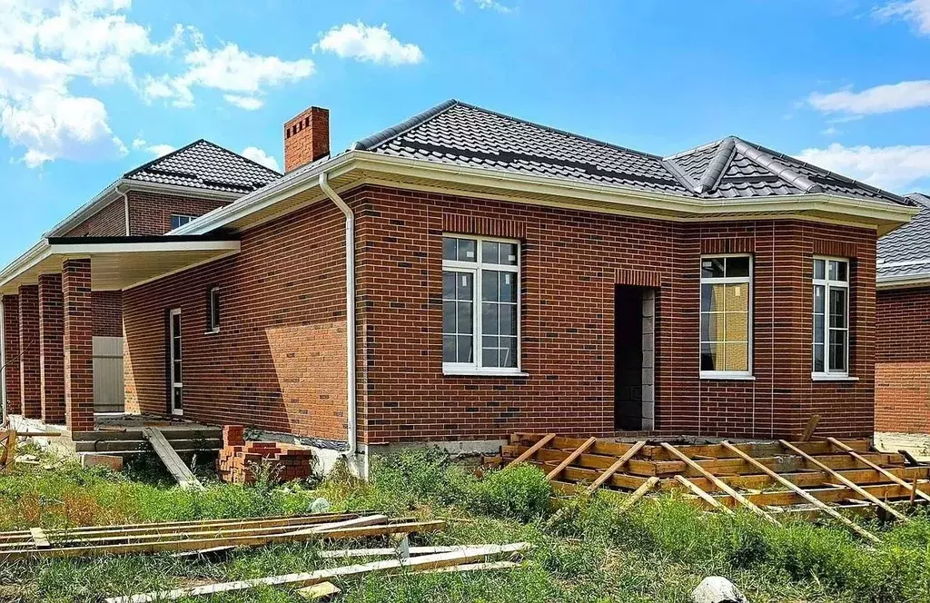 Дом в Ростовская область, Аксай ул. Горчакова (120 м) - Фото 1