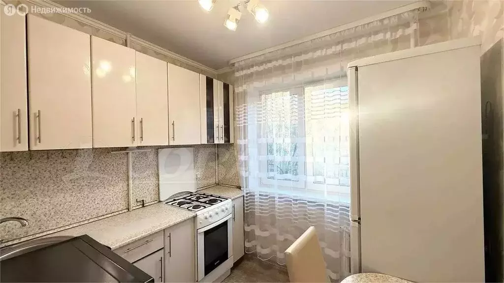 3-комнатная квартира: Тюмень, проезд Геологоразведчиков, 40 (58 м) - Фото 2