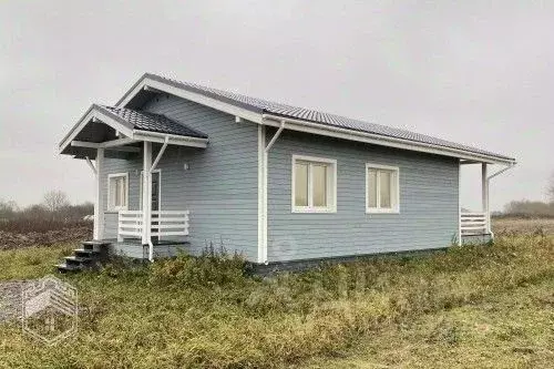 Дом в Новгородская область, Новгородский район, Савинское с/пос, пос. ... - Фото 1