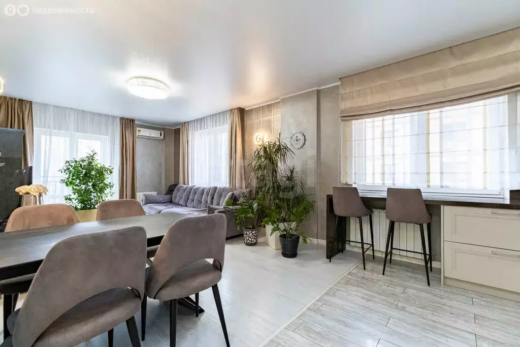 2-комнатная квартира: Тюмень, улица Максима Горького, 68к3 (104.3 м) - Фото 1