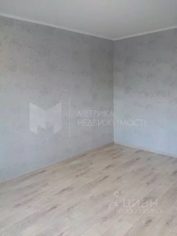 1-к кв. Тюменская область, Тюмень ул. Судостроителей, 34 (30.4 м) - Фото 0