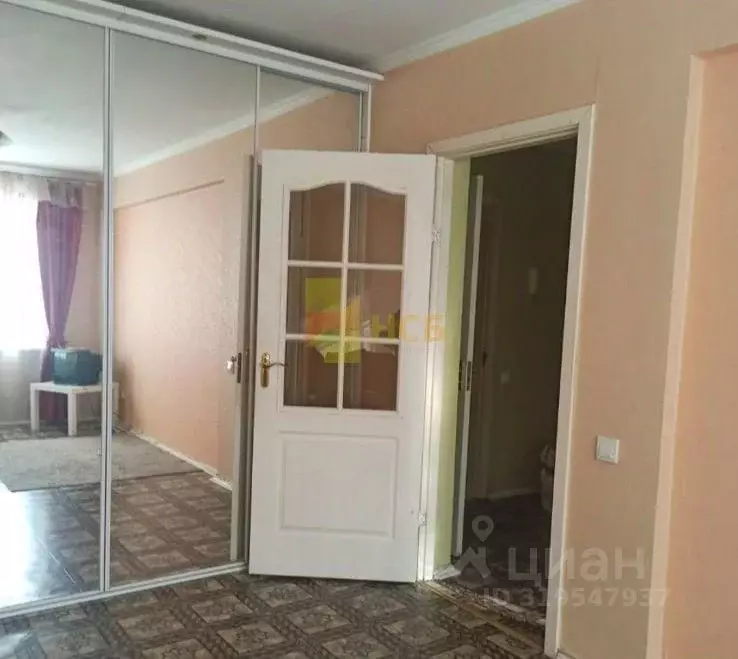 1-к кв. Омская область, Омск просп. Комарова, 27/2 (36.0 м) - Фото 1