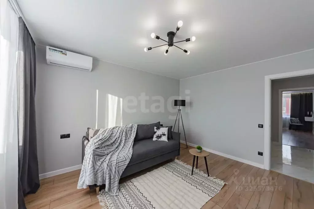 2-к кв. Тюменская область, Тюмень ул. Павла Шарова, 25 (67.4 м) - Фото 1