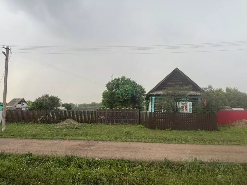 Дом в Башкортостан, Иглинский район, Уктеевский сельсовет, д. Старые ... - Фото 0