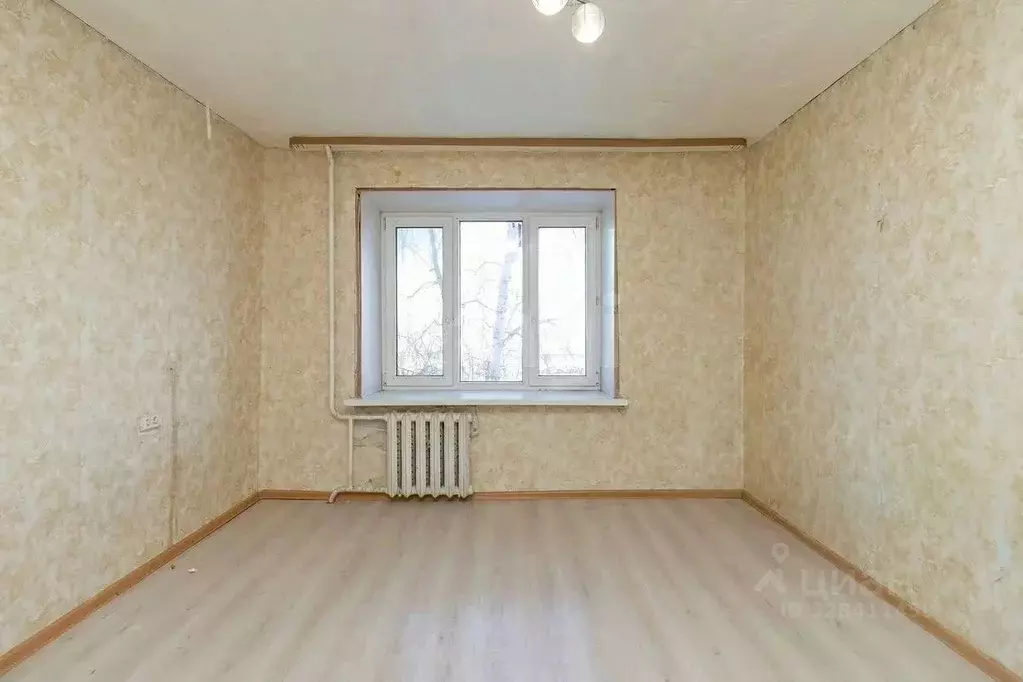 Комната Тюменская область, Тюмень Волгоградская ул., 70 (12.8 м) - Фото 1