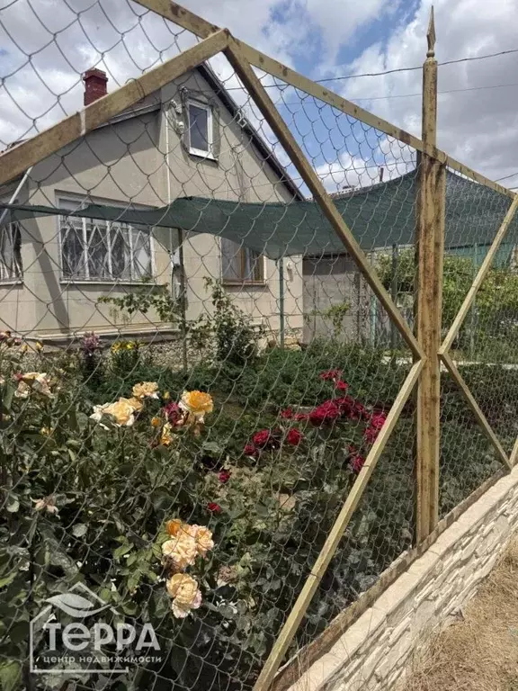 Дом в Крым, Евпатория Весна садовое товарищество, аллея 2-я (106 м) - Фото 1