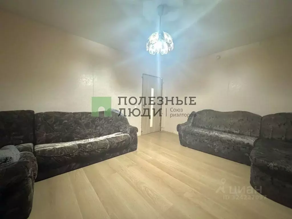 2-к кв. Курганская область, Курган Заозерный жилрайон, 16-й мкр, 6 ... - Фото 1