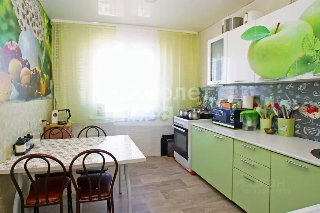 3-к кв. Омская область, Омск ул. Конева, 14к2 (68.2 м) - Фото 0