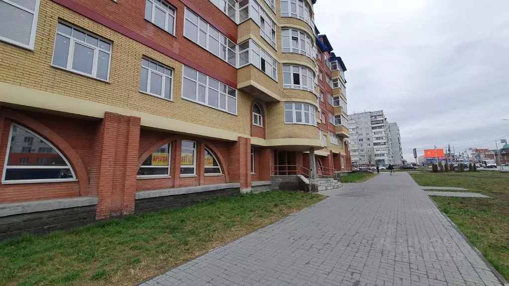 Помещение свободного назначения в Омская область, Омск ул. 10 лет ... - Фото 1
