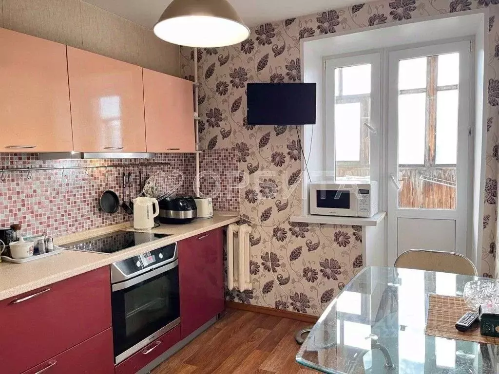 3-к кв. Тюменская область, Тюмень ул. Елизарова, 8 (57.0 м) - Фото 1