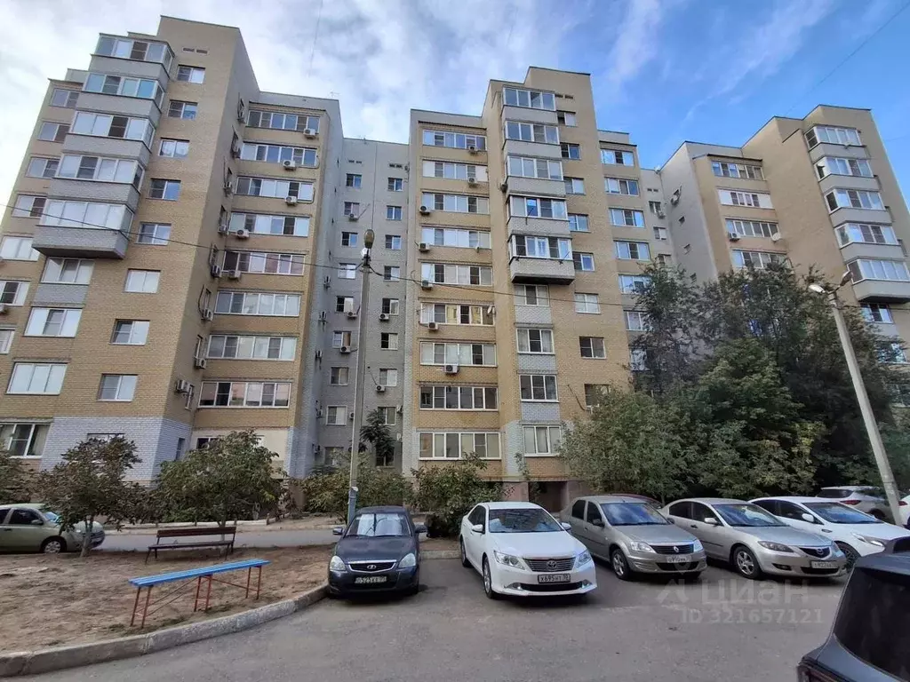 2-к кв. Астраханская область, Астрахань ул. Безжонова, 82к1 (59.3 м) - Фото 0
