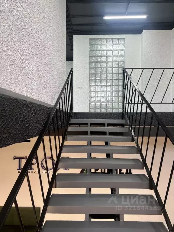 Офис в Волгоградская область, Волжский ул. Мира, 55 (23 м) - Фото 1