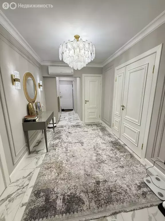 4-комнатная квартира: Нальчик, проспект Шогенцукова, 27 (100 м) - Фото 1