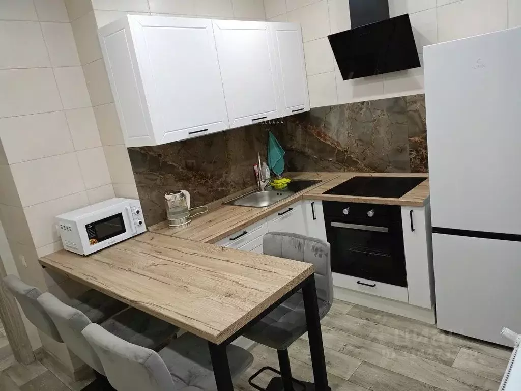 1-к кв. Татарстан, Казань ул. Сабира Ахтямова, 1к1 (35.0 м) - Фото 0