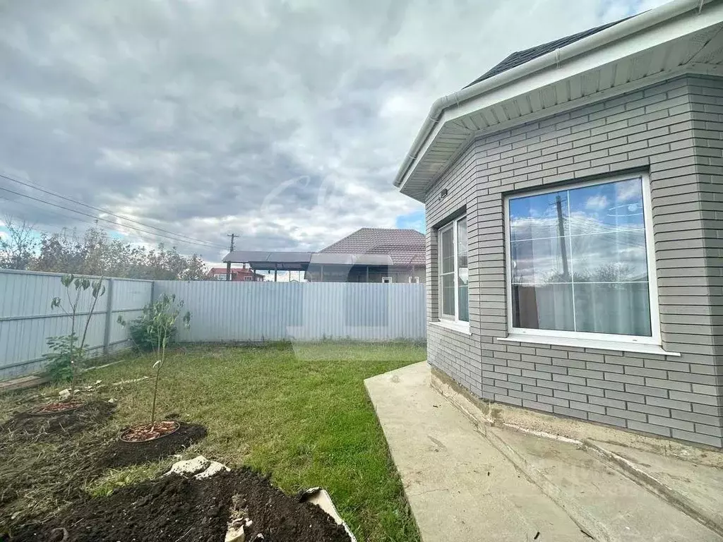 Дом в Адыгея, Тахтамукайский район, Старобжегокайское с/пос, Имени ... - Фото 1