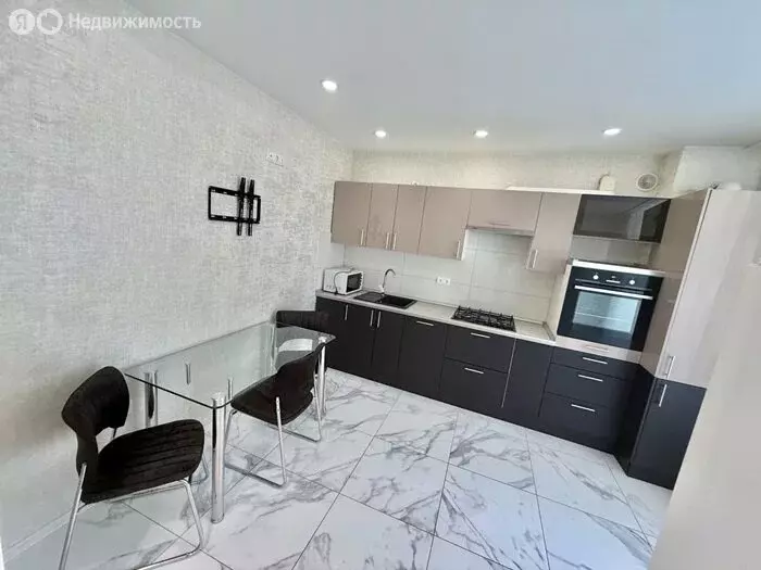 3-комнатная квартира: Калининград, проспект Победы, 80 (90 м) - Фото 1