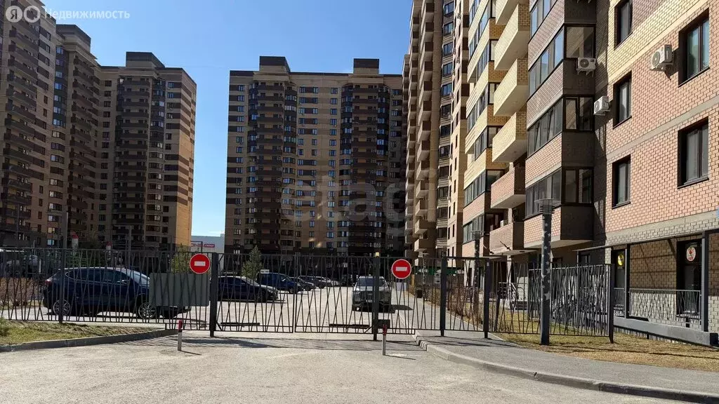 Квартира-студия: Тюмень, улица Тимофея Чаркова, 79к1 (32 м) - Фото 1