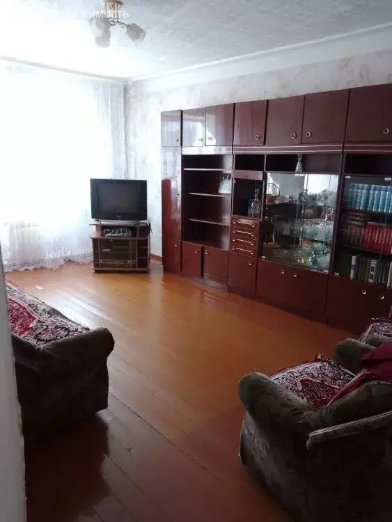 3-комнатная квартира: Усолье-Сибирское, улица Богдана Хмельницкого, 6 ... - Фото 1