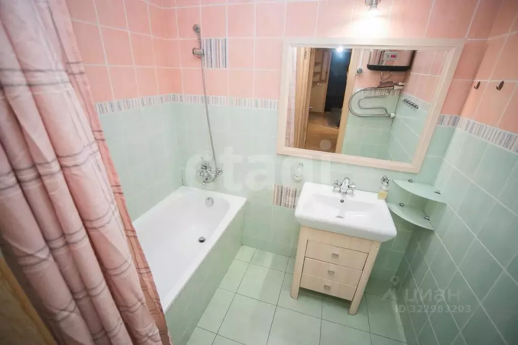 2-к кв. Новосибирская область, Бердск ул. Островского, 122 (63.7 м) - Фото 0